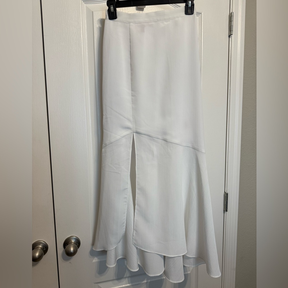 Jennifer Lopez White High-Low Skirt
